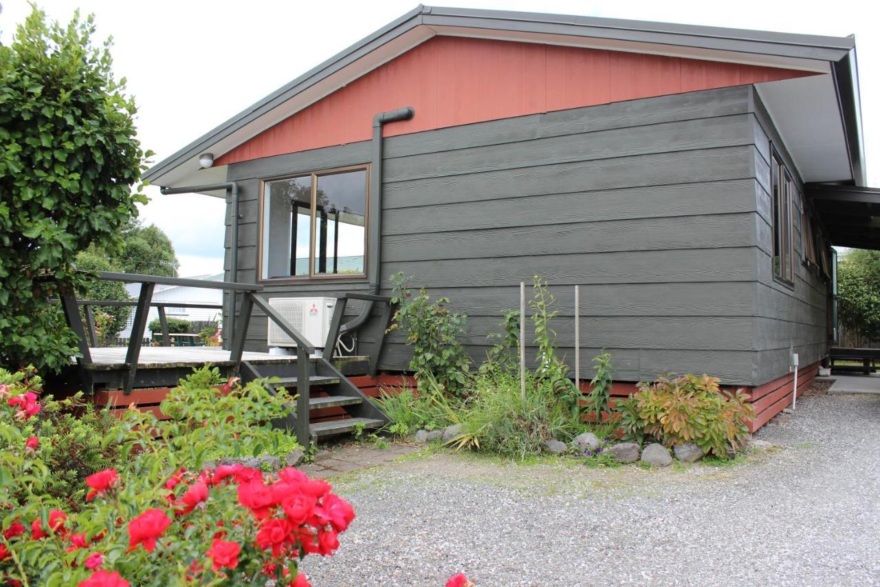 Bram'S Bach Villa Taupo Exterior foto
